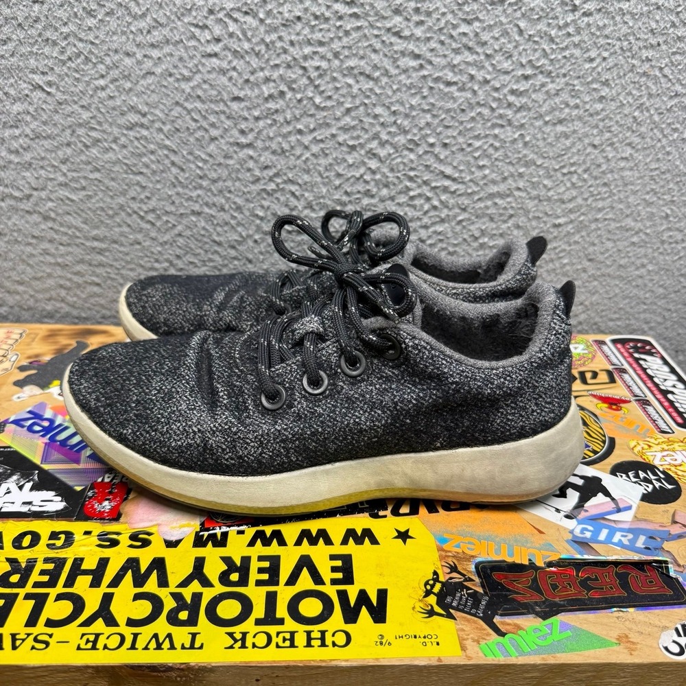 Allbirds Women's Wool Runner‎ Sneakers - Picture 2 of 8